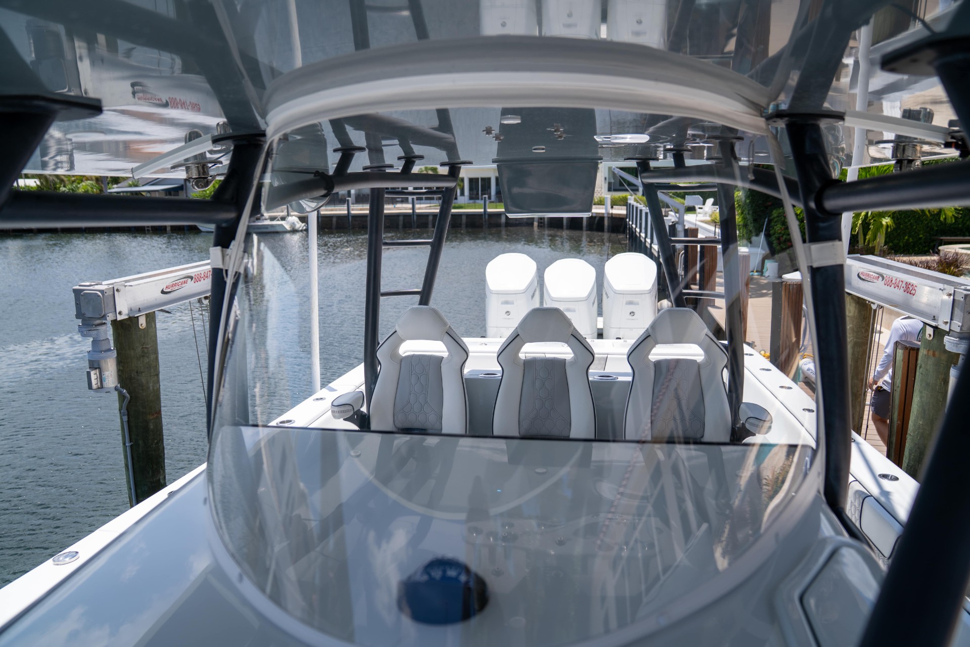 Yacht Photo 24